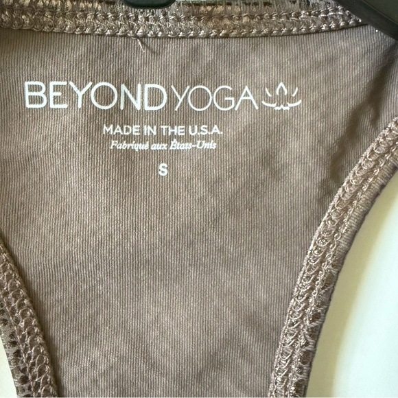 Beyond Yoga Recerback Crop Top Women Size S Athletic Performance Mocha Metallic - Picture 6 of 14